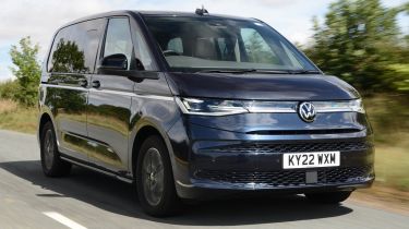  Volkswagen Multivan - front tracking