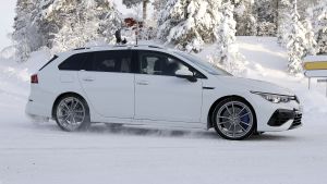 Volkswagen Golf R Estate - spy snow