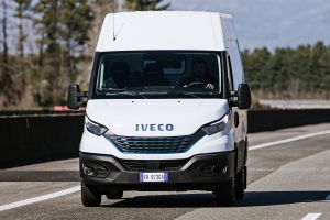 IVECO Daily - front tracking - white