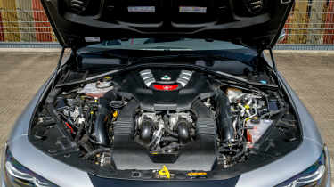 Alfa Romeo Giulia Quadrifoglio Luna Rossa - engine bay