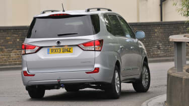SsangYong Turismo rear action