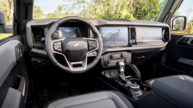 Ford Bronco Everglades - dash