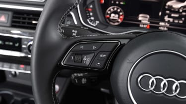 Audi S4 - steering wheel