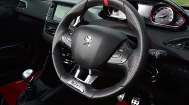 Peugeot 208 GTi - steering wheel