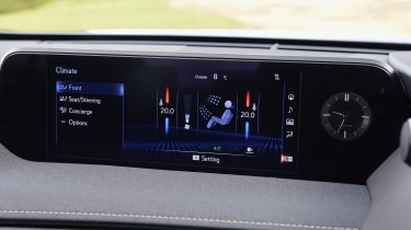 Lexus UX 250h - climate controls display