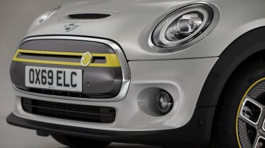 MINI Electric - front 3/4 static