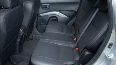 Peugeot 4007 2.2 HDi rear seats