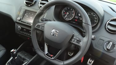 SEAT Ibiza Cupra vs VW Polo GTI - Ibiza dash