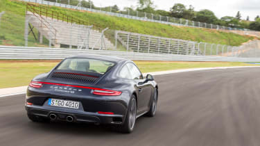 Porsche 911 Carrera 4S 2016 - rear tracking