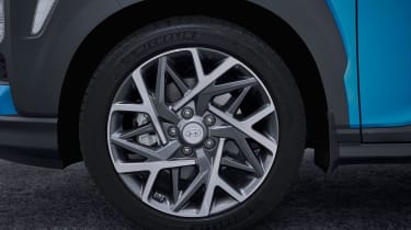Hyundai Kona hybrid - wheel