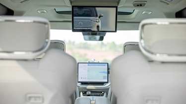 Volvo EM90 - cabin