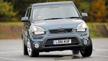 Kia Soul front cornering