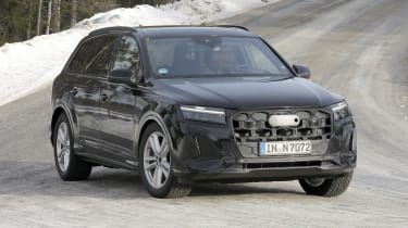 Audi Q7 facelift (winter testing) - front cornering