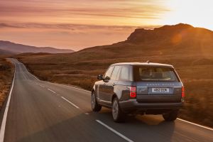 Range Rover 2018 rear tracking