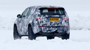 Baby Land Rover Discovery 2014 spy - back