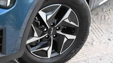 Kia Sorento - alloy wheel