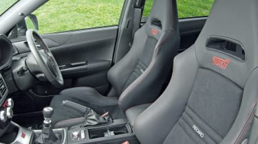 Subaru WRX STi 320R front seats
