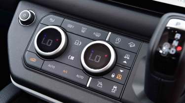 Land Rover Defender 110 County - climate controls