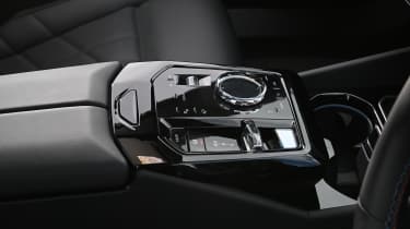BMW i5 Touring M60 xDrive - centre console 