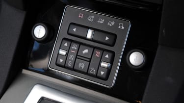 Land Rover Discovery 2014 buttons