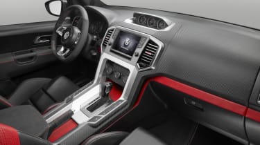 VW Amarok Power-Pickup front interior