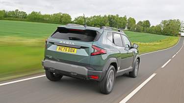 Dacia Duster Hybrid - rear tracking 