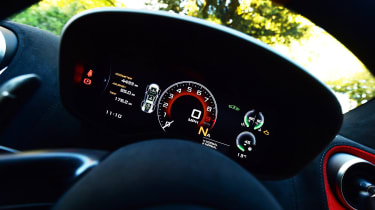McLaren 600LT - dials