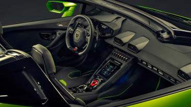 Lamborghini Huracan Evo Spyder - interior