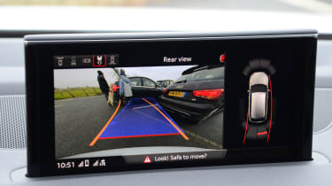 Audi SQ7 long term test - first report reversing camera