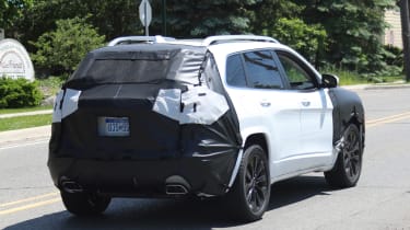 Jeep Cherokee 2018 facelift spy shots 11
