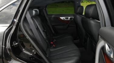 Infiniti FX 50S Premium rear seats