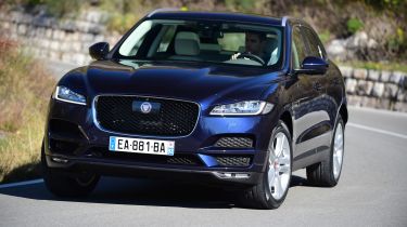 Jaguar F-Pace 3.0d 2016 - front cornering