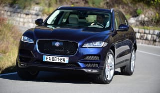 Jaguar F-Pace 3.0d 2016 - front cornering