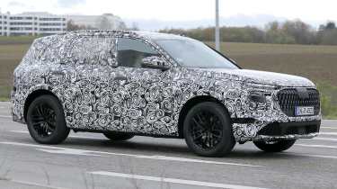 Audi Q7 spy shot - right front angled