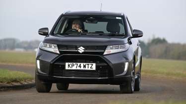 Suzuki Vitara - front cornering