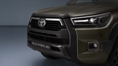 Toyota Hilux Hybrid 48V - front grille and headlights