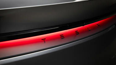 Tesla Model Y facelift - light bar