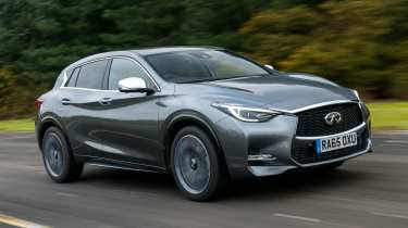 Infiniti Q30 - front tracking 