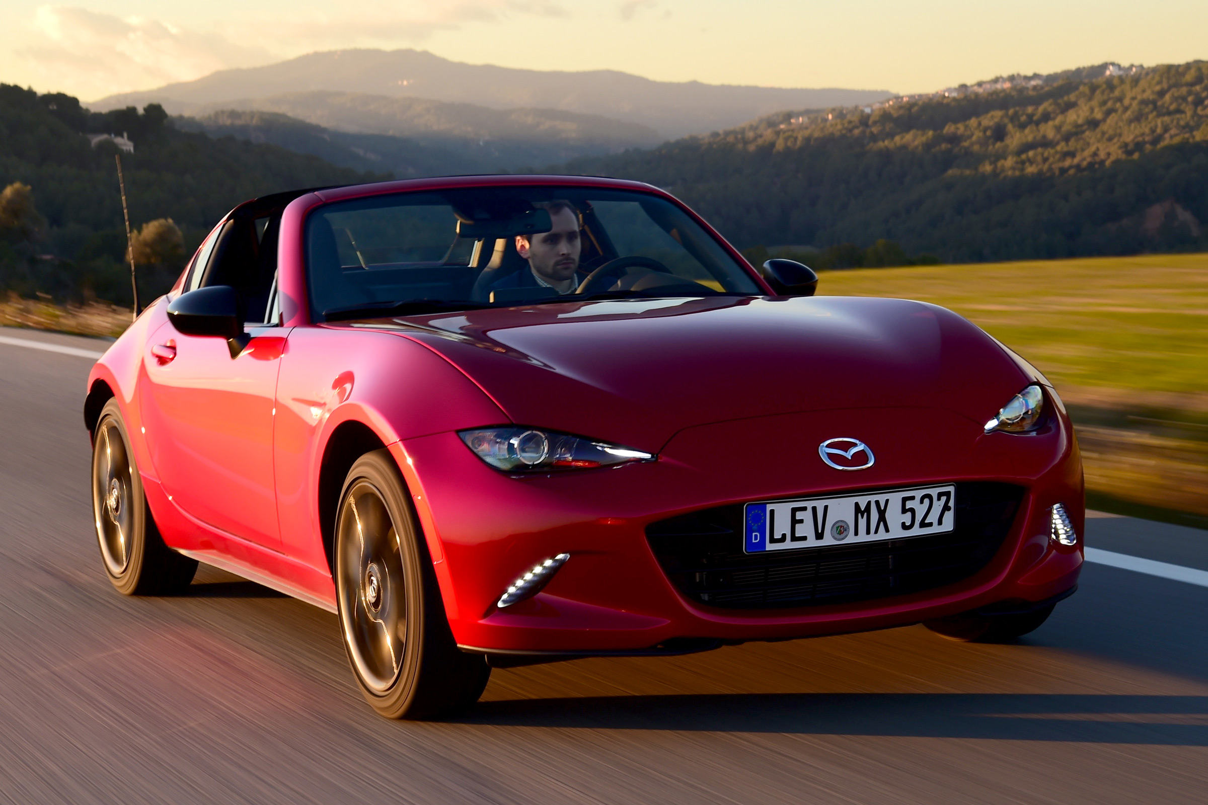 New Mazda MX-5 RF 2017 review | Auto Express