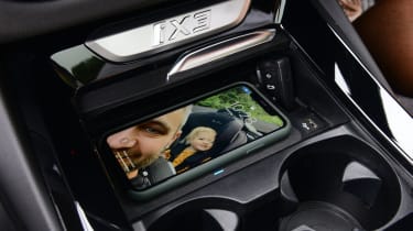BMW iX3 M Sport Pro - wireless charging tray
