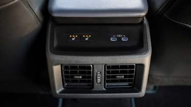 Subaru E-Outback - rear controls