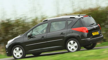 Peugeot 207 SW estate rear tracking