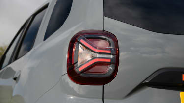 Dacia Duster Extreme SE - rear light