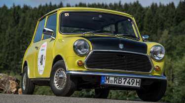 Super Mini Coopers - Mr Bean&#039;s Mini 