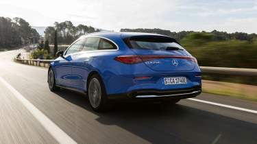Mercedes CLA Shooting Brake - rear tracking