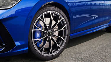 Volkswagen Golf R - wheel