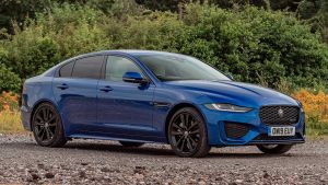 Jaguar XE P250 - front static