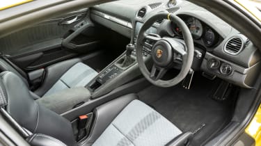 Porsche 718 Cayman GT4 RS - dash