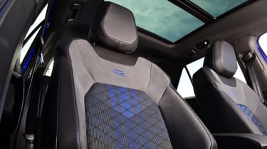 2022 Volkswagen T-Roc R - front seats