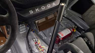 Skoda Enyaq RS Race - gear-shifter and fire extinguisher